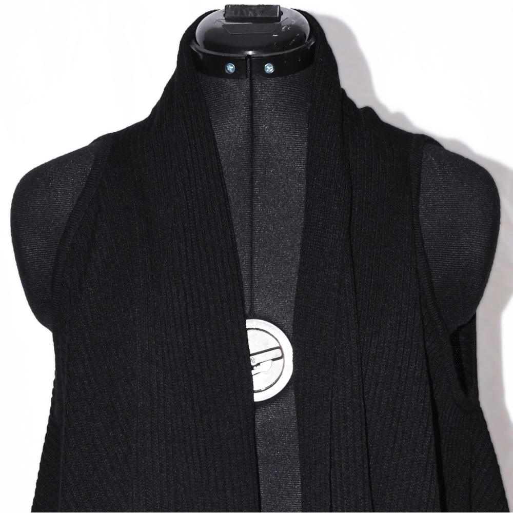 Ribbed Knit Asymmetric Long Vest - Picture 2 of 7